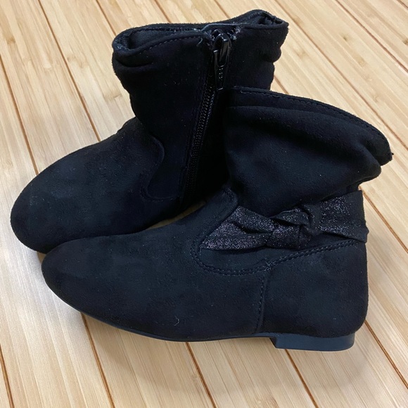 Black boots for a little girl - Picture 4 of 7